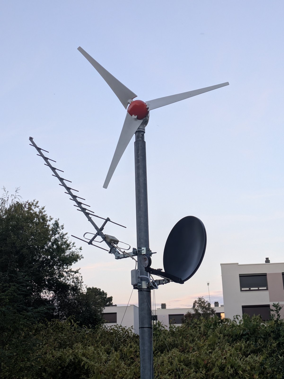 IoLT Electro Agriculture Antenna 3 at Terrains Communs, Nevers